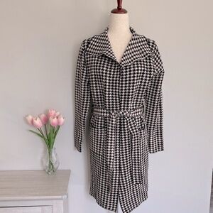 *NWT* Houndstooth Belted Coat